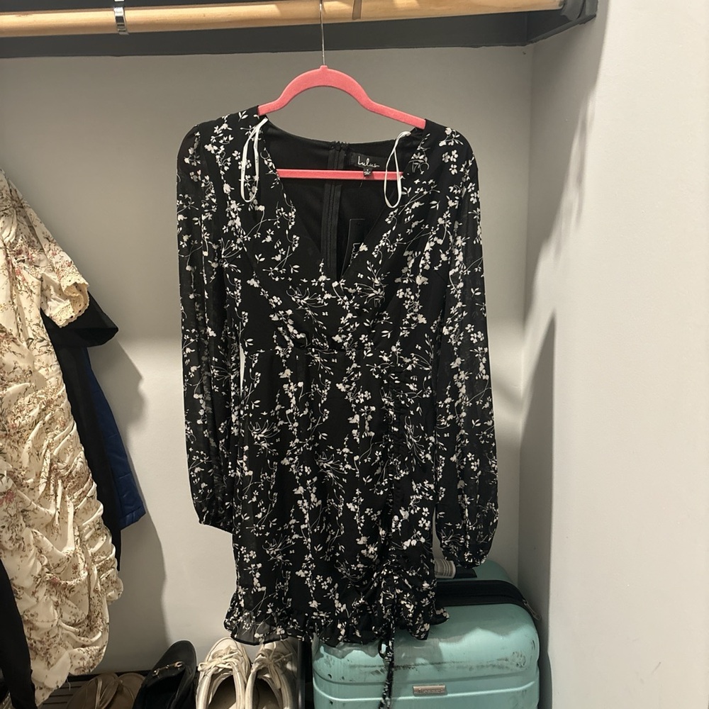 Lulu's Black and White Floral Long Sleeve Dress